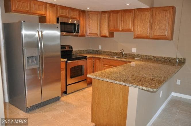 Gourmet Kitchen with Granite - 3378 Whipple Ct