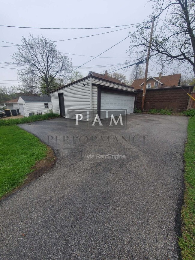 Building Photo - 540 N 65th St