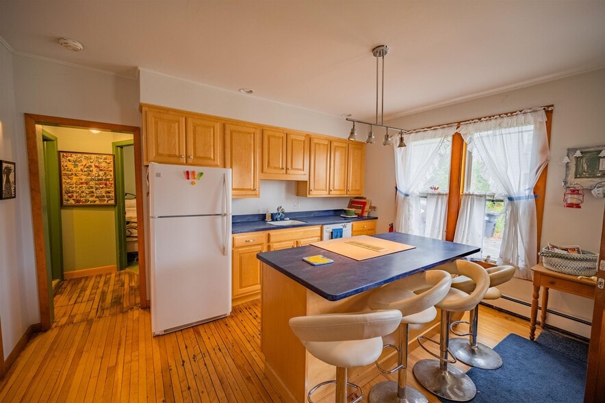 Kitchen - 18 Eastern Ave