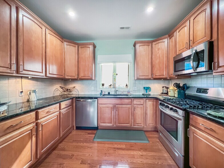 Kitchen (1) - 83 S Hamilton St