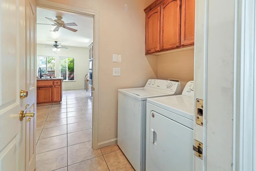 Building Photo - 689 Saint Andrews Rd