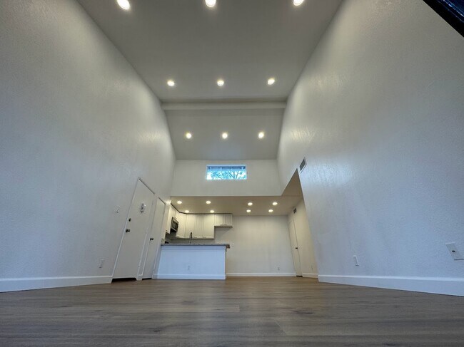 Building Photo - 25015 Peachland Ave