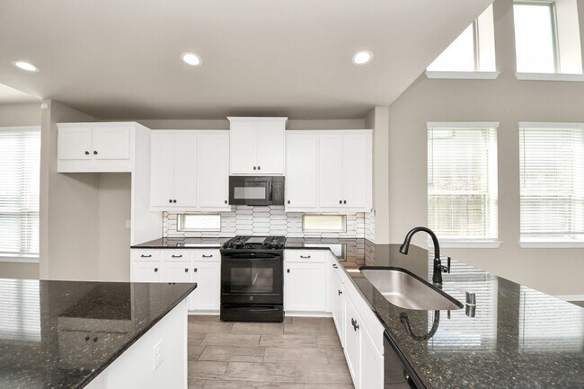 Building Photo - 7006 Winterberry Gln Ln