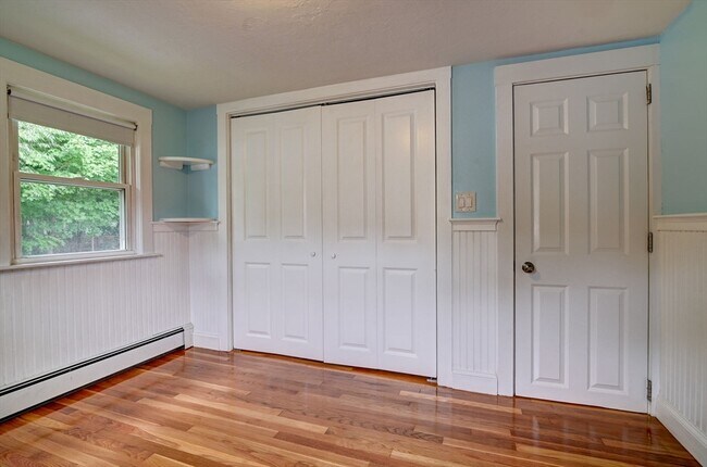 Building Photo - 30 Thayer Ave