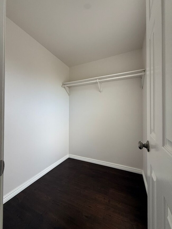 Building Photo - Beautiful Updated Beacon Hill Home - Newly...