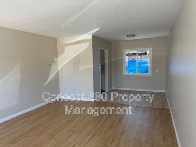 Building Photo - 9332 1/4 ELM VISTA DR