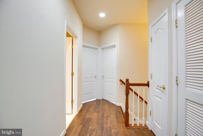 Building Photo - 4527 English Holly Dr