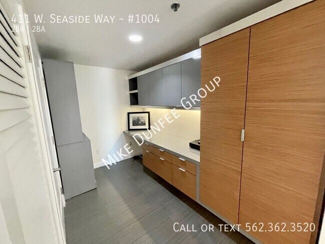 Building Photo - 411 W Seaside Way