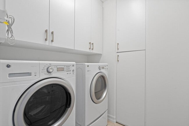 Building Photo - 14579 White Jade Terrace