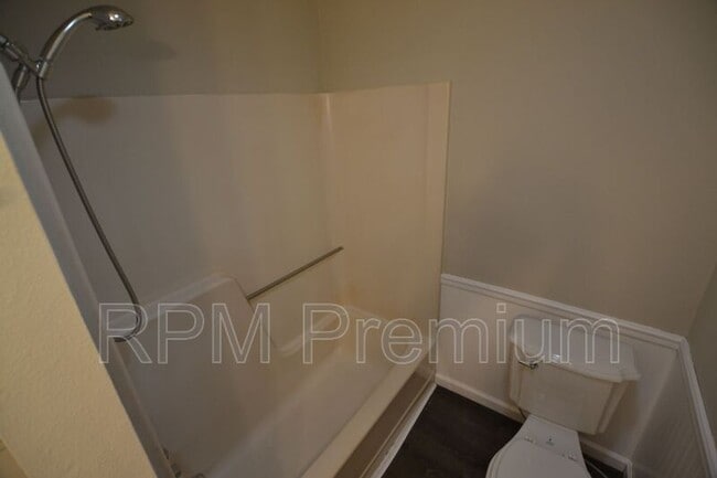 Building Photo - 2214 Alice St