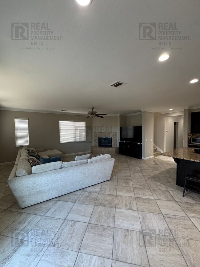Building Photo - Gorgeous Murrieta Home with Main Floor Bedroom and Bathroom