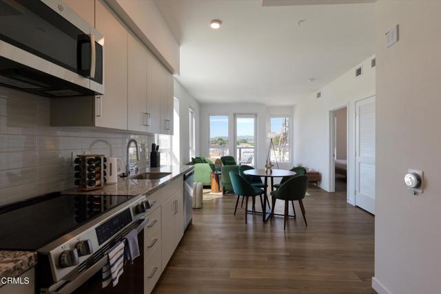 Building Photo - 18900 Parthenia St