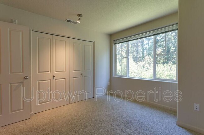 Building Photo - 300 NW 116th Ave