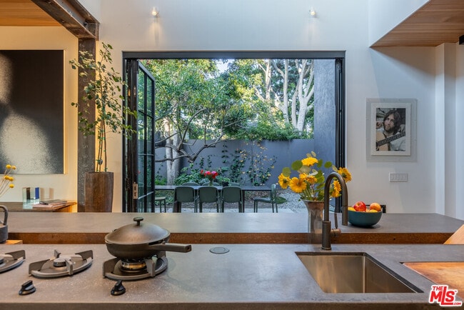 Building Photo - 746 Marco Pl