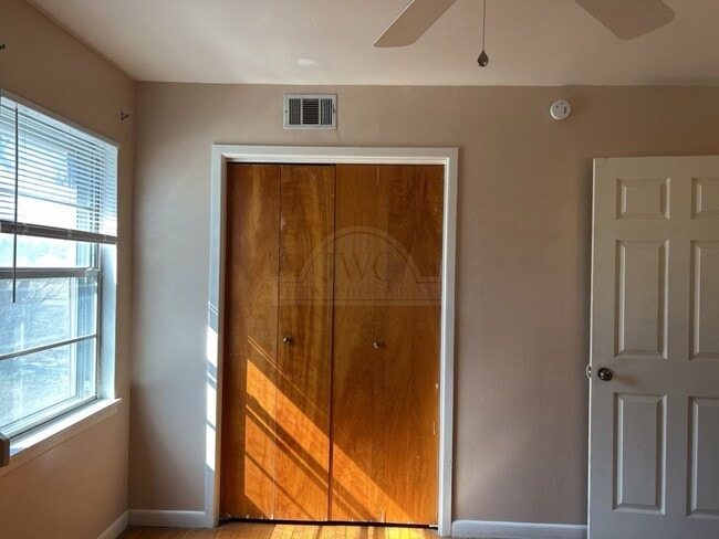 Building Photo - 1008 Goode Dr