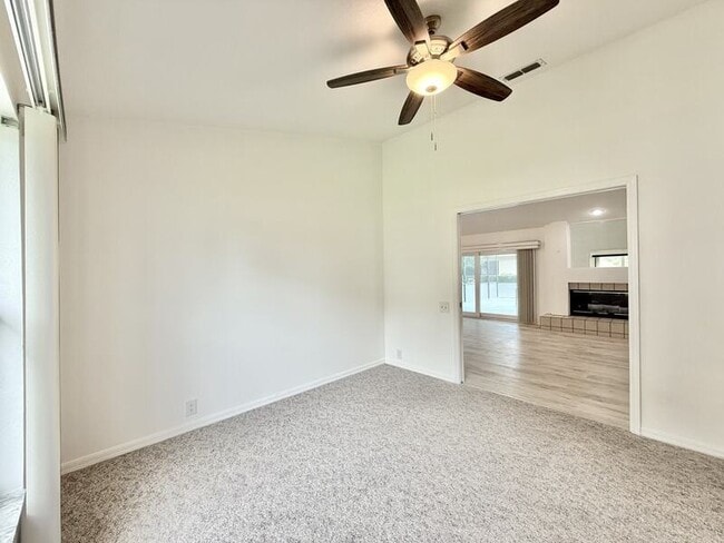 Building Photo - 13642 Dunwoody Ct