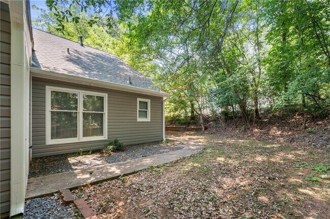 Building Photo - 1393 Poplar Pointe