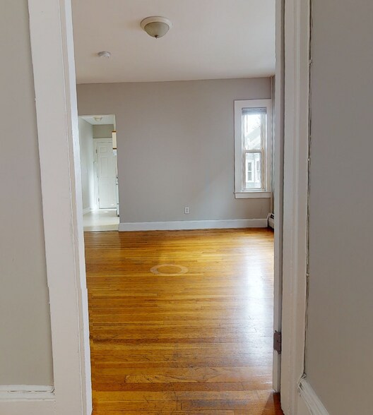 Building Photo - 224 Banks St