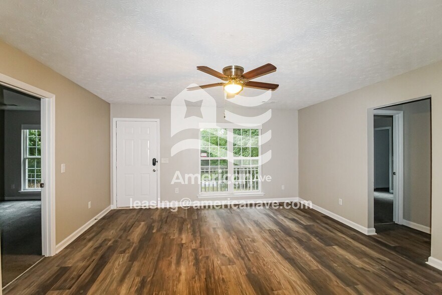 Building Photo - 751 Parkhill Dr