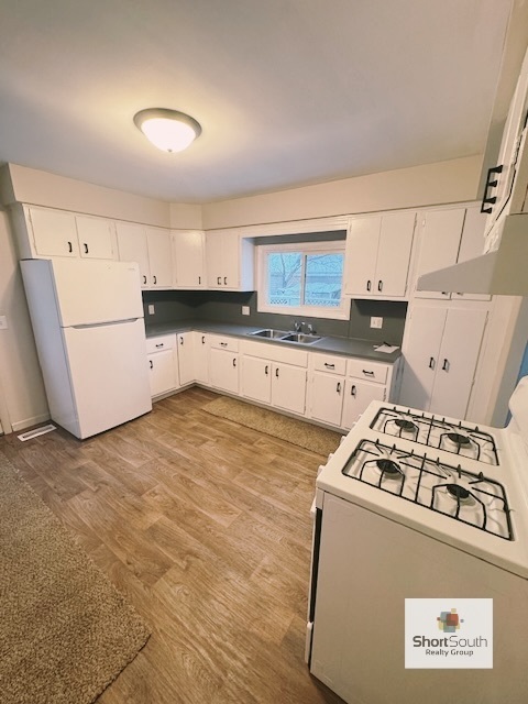 Building Photo - Updated 3 Bed 1 Bath Single Family Home in...