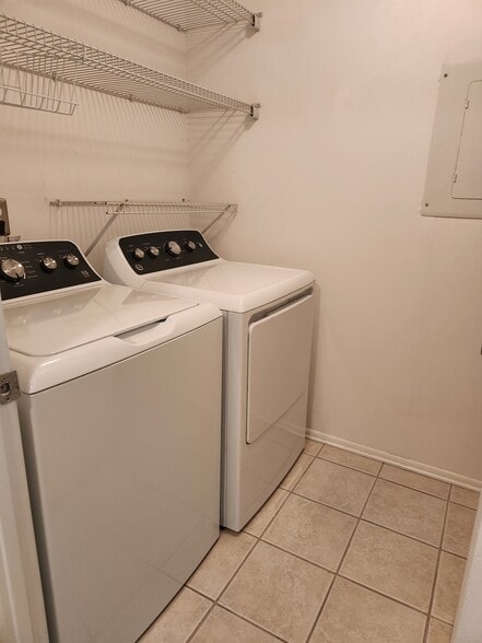 Laundry Room - 608 Woodhollow Dr