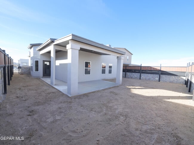 Building Photo - 913 Ada Ln