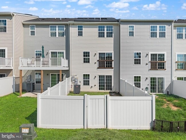 Building Photo - 36084 Fawn Ln