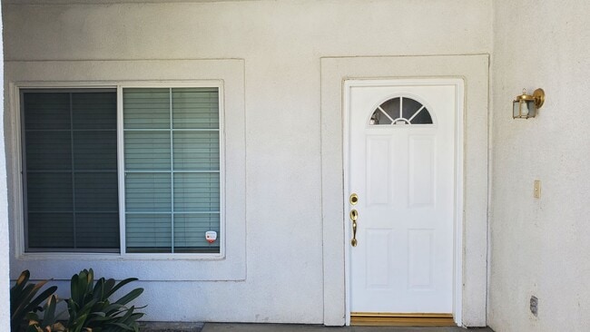 Building Photo - 11015 Claro De Luna Dr