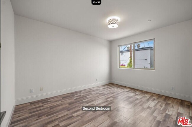 Building Photo - 147 N Berendo St