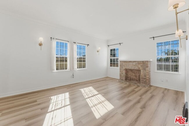 Building Photo - 1335 Redondo Blvd