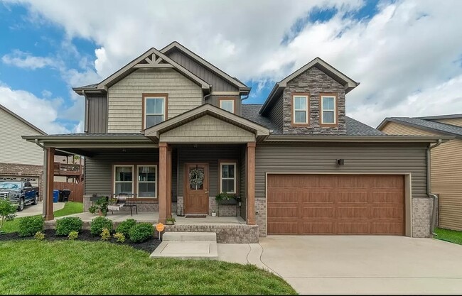 Building Photo - 1335 Golden Eagle Way