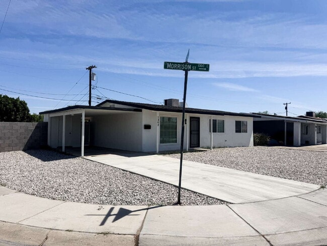 Building Photo - Cozy 3-Bed Oasis in Yuma's Heart