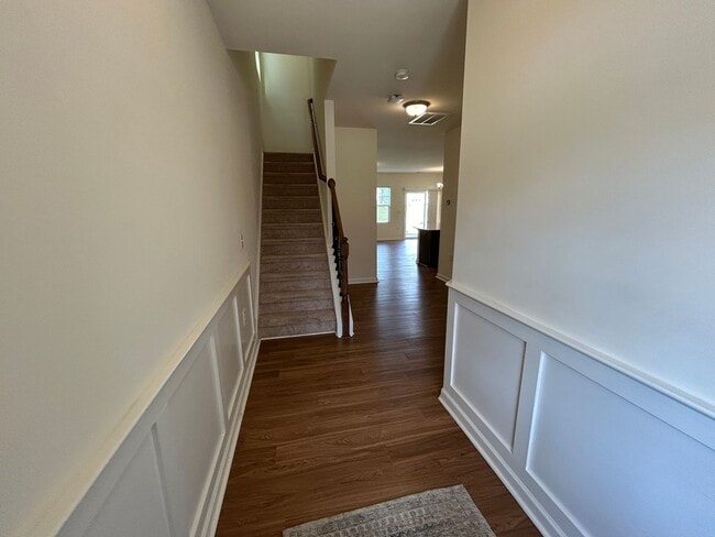 Building Photo - 1003 Excite Ave