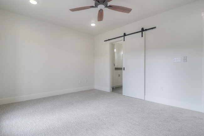 Building Photo - 509 E Trackstand Ln