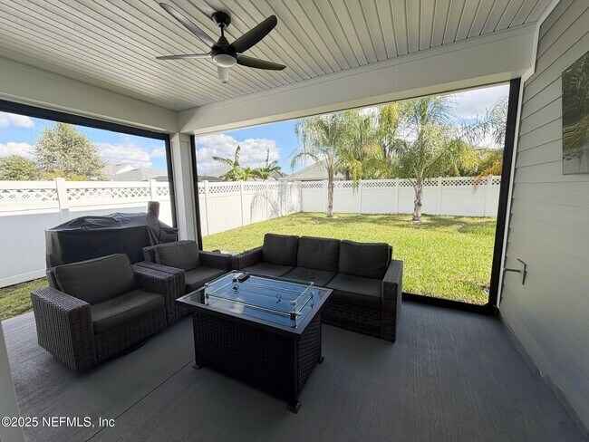 Building Photo - 72 Tarbert Ln