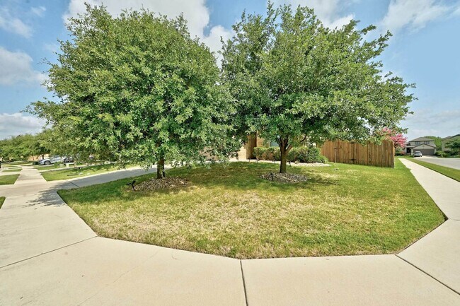Building Photo - Charming 3/2 in Garlic Creek | Corner Lot | Move-In Ready