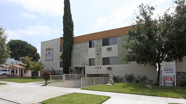 Primary Photo - Indie Thompson