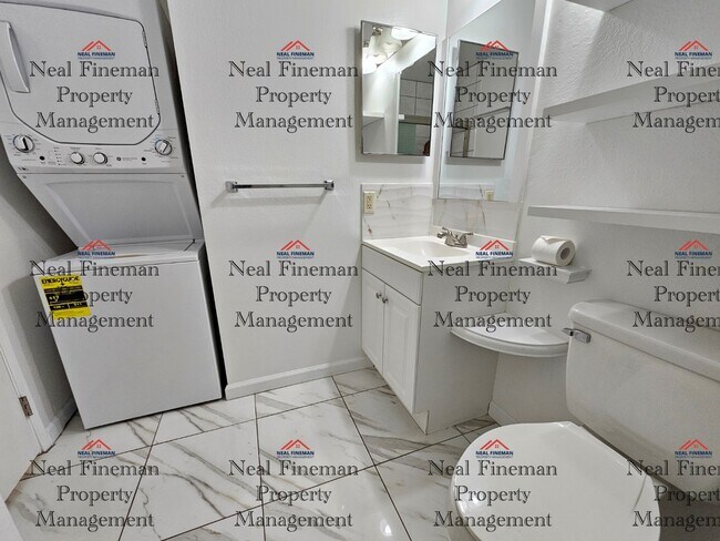 Building Photo - 2 Bed 1 Bath, One parking Condo Hoomaka Vi...
