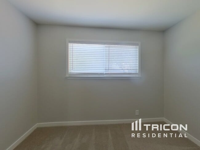 Building Photo - 425 San Pablo St