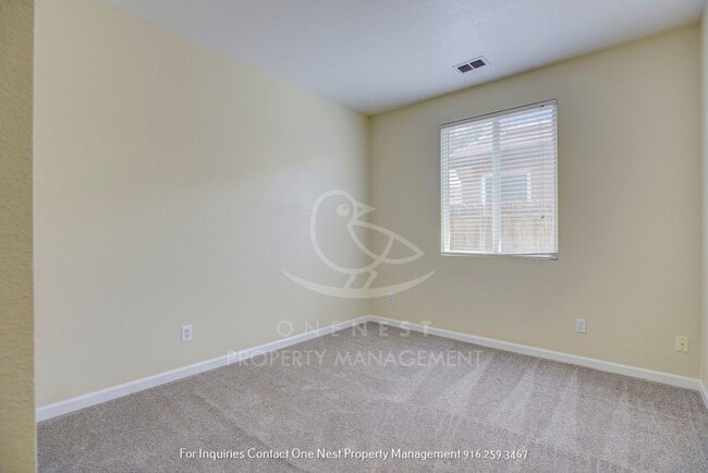 Building Photo - Beautifully maintained 4 bedroom 2 bath home!