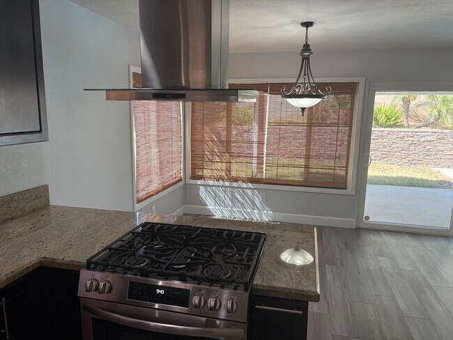 Building Photo - 1118 Zircon St