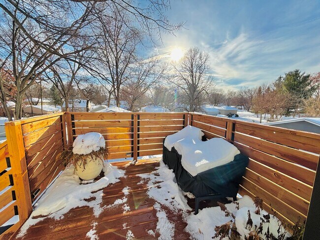 Building Photo - 7713 Knoll St