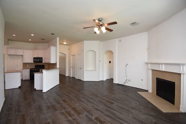 Building Photo - 128 Long Canyon Ln