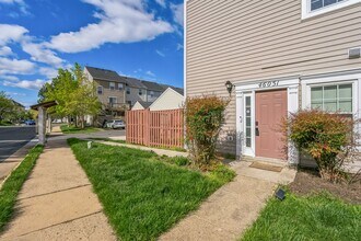 Building Photo - 46051 Marble Terrace