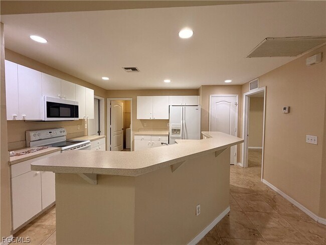 Building Photo - 208 Homewood Ave S