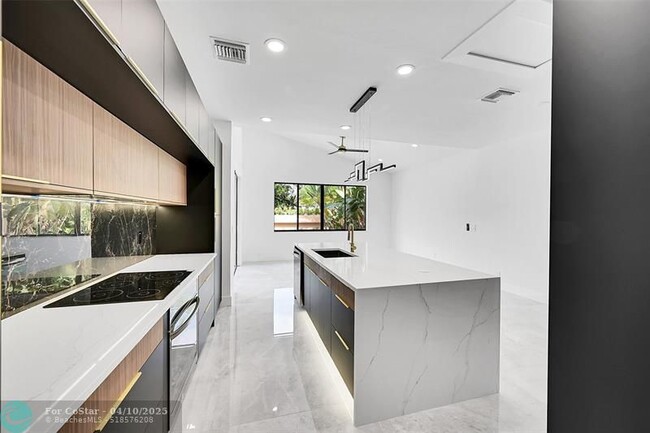 Building Photo - 6488 Via Rosa