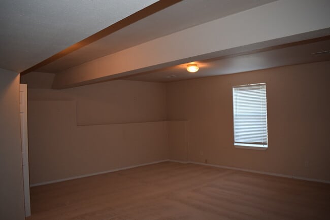 Building Photo - 4 bed / 3 bed Home with Gorgeous View!!!