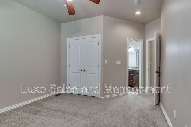 Building Photo - 3341 Heritage Green Cir