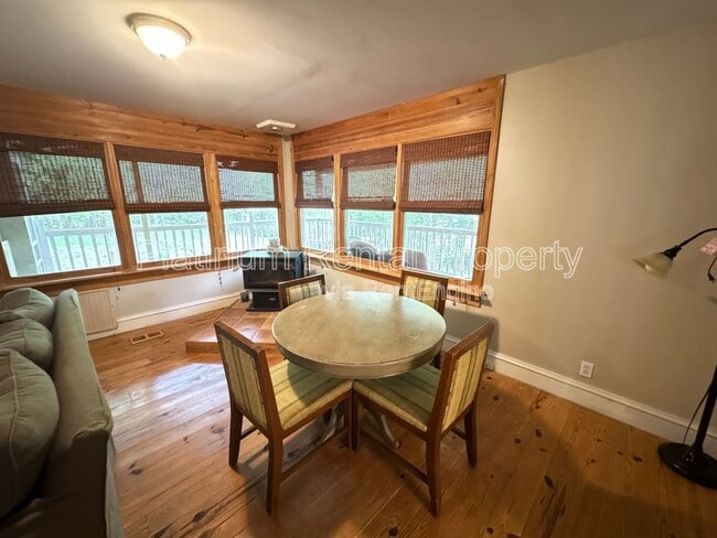 Building Photo - 971 Mountain Cove Rd