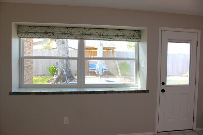 Building Photo - 1210 Three Forks Dr